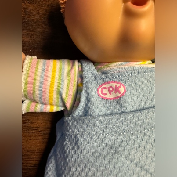 2004 Cabbage Patch Girl Doll Red Curly Hair, Blue Eyes Rare Collectible - Picture 3 of 16